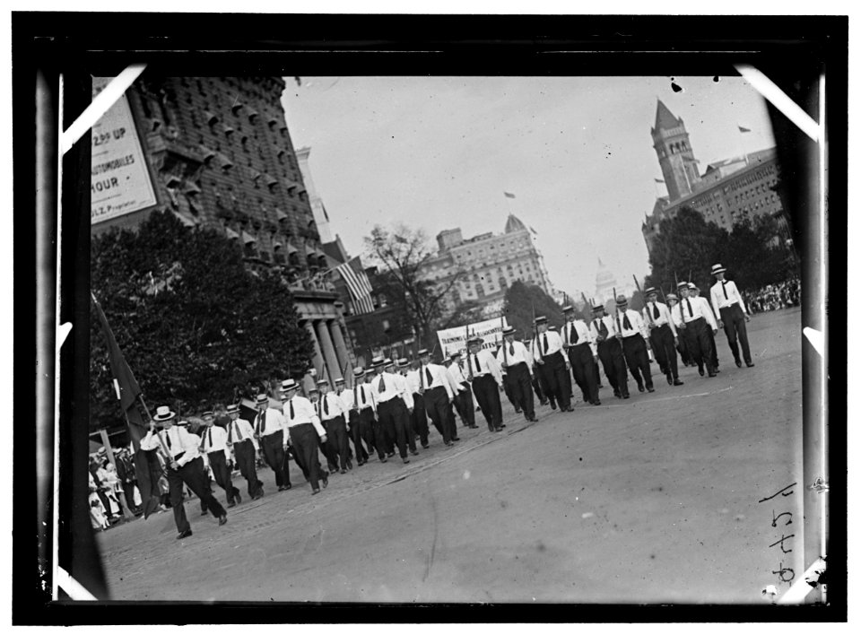 DRAFT PARADE LCCN2016868353