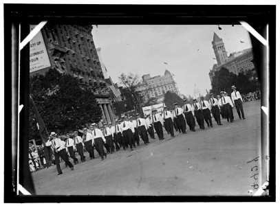 DRAFT PARADE LCCN2016868353