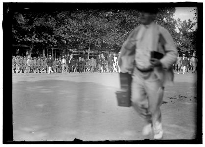 DRAFT PARADE. WILSON LCCN2016868328