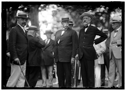 DRAFT PARADE. SENATORS SAULSBURY; WARREN; LODGE LCCN2016868321