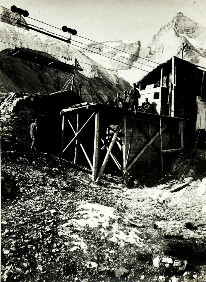 Drahtseilbahnstation, Gran Poz - Col de Bous. (BildID 15427795)