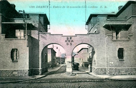 DRANCY - Entrée de la nouvelle Cité Jardins