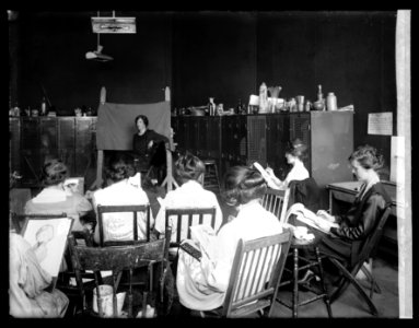 Drawing class, Corcoran Art Gallery, (Washington, D.C.) LCCN2016851877