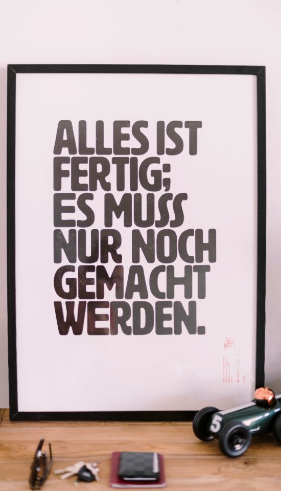 Wall picture text