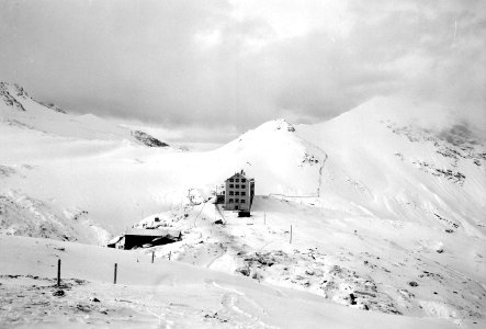 Dreisprachenspitze mit österreichischen Unterkunftsbaracken - CH-BAR - 3239146