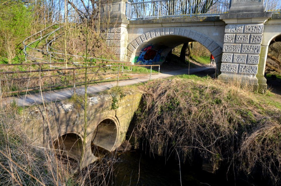 Dreibogenbruecke ueber die Leine in Grasdorf, Laatzen, Region Hannover (21)