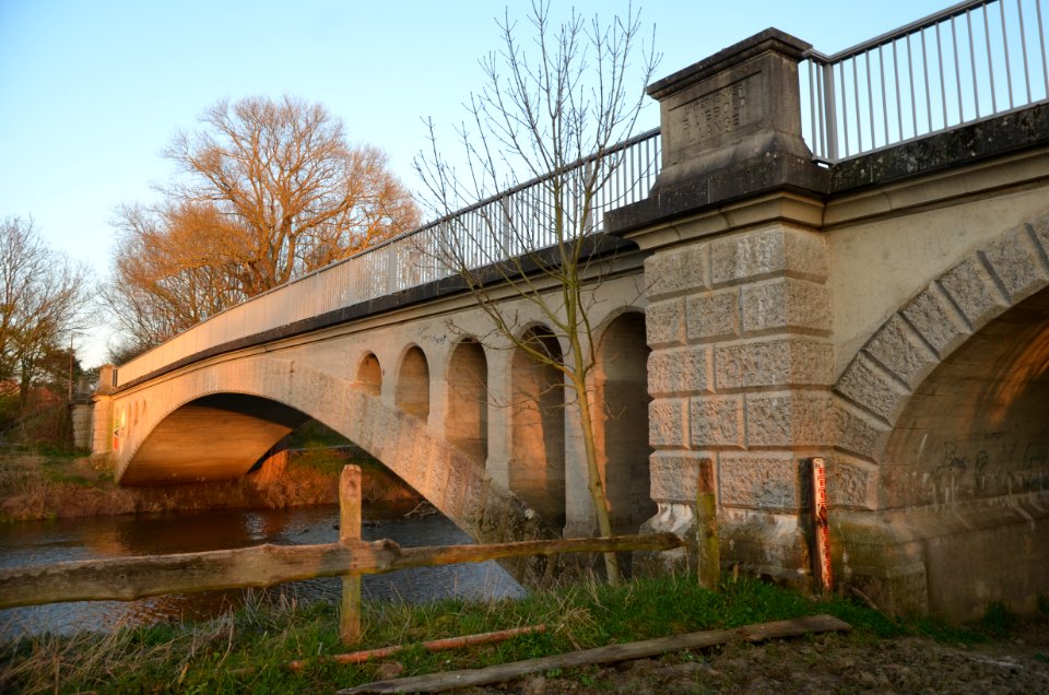 Dreibogenbruecke ueber die Leine in Grasdorf, Laatzen, Region Hannover (40)