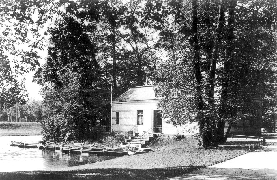 Dresden-grossergarten bootshauscarolasee1900