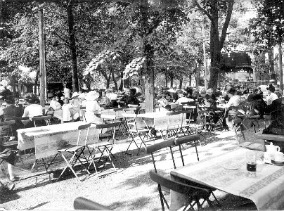 Dresden-Wölfnitz, Kesselsdorfer Straße 114. Gasthof Wölfnitz. Gästegarten 01