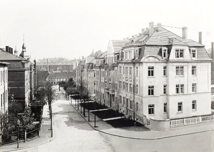 Dresden-Löbtau. Habsburger Straße (Fritz-Schulze-Straße). Blick nach Norden zur Altfrankener Straße photo