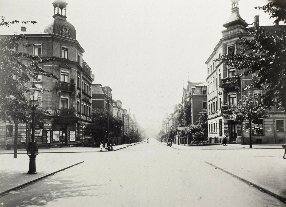 Dresden-Löbtau. Roonstraße (Waldheimer Straße). Blick von der Poststraße nach Süden