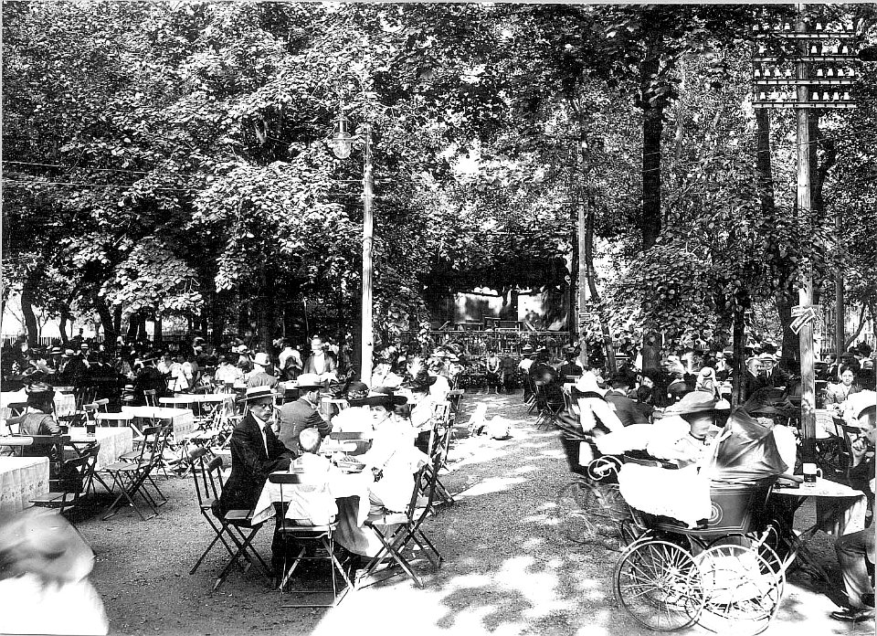 Dresden-Wölfnitz, Kesselsdorfer Straße 114. Gasthof Wölfnitz. Gästegarten 02