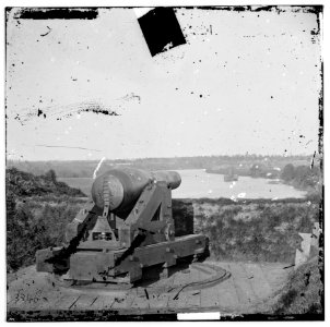 Drewrys bluff virginia colombiad gun in fort darling