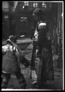 Dressed for a formal visit, Chinatown, San Francisco LOC ppmsca.03051