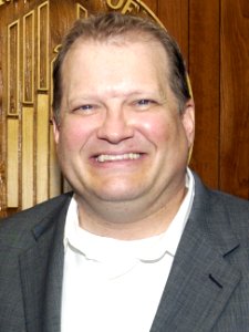 Drew Carey 207-DP-8842-DC3566 (cropped)
