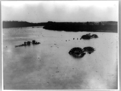 Drewry's Bluff, Va. (vicinity). Obstructions in James River LCCN93515634