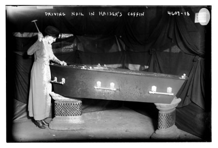 Driving nail in Kaiser's coffin LCCN2014707077
