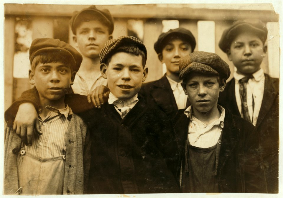 Drop-wire boys and sweepers. Granite Mill -2. Several of 14 and 15 years. LOC nclc.03014