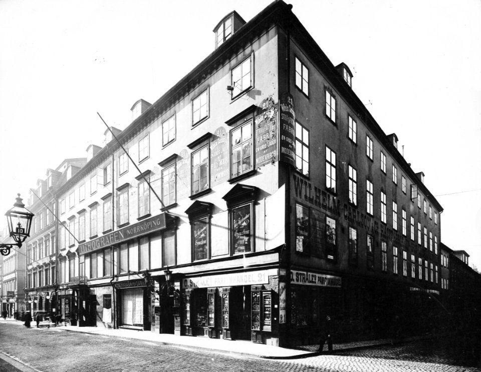 Drottninggatan 19-21, kv Björnen, 1898