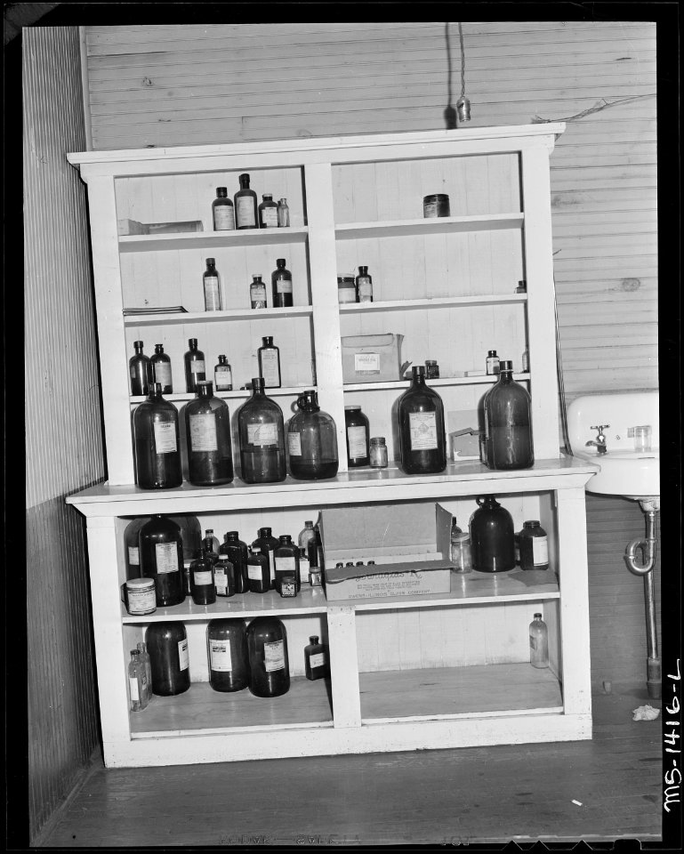 Drug supply in the company doctor's office. Kingston Pocahontas Coal Company, Exeter Mine, Big Sandy Housing, Welch... - NARA - 540791