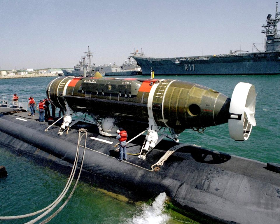 DSRV-2 Avalon aboard USS Billfish (SSN-676)