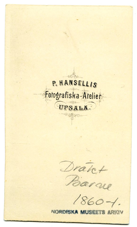Dubbelporträtt av två flickor, Uppsala, 1860-tal - Nordiska Museet - NMA.0052114 2