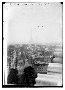 Dubonnet over Paris LCCN2014688273