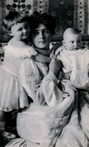 Duchess Marie José in Bavaria with her grandchildren