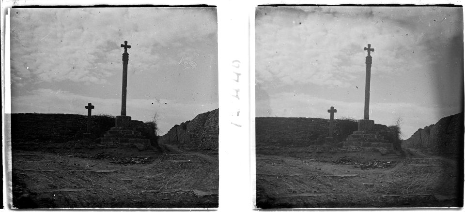 Dues creus de la Manresana , Les