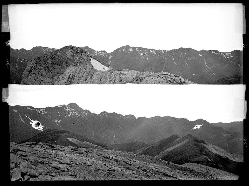 Dues imatges panoràmiques, a dalt el pic de Barlonguera i port de Gireta i a baix Montvallier i Port d'Aulà