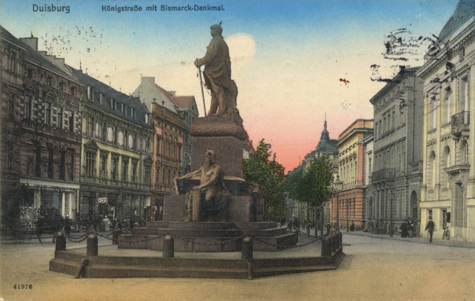 Duisburg, Nordrhein-Westfalen - Königstraße mit Bismarckdenkmal (Zeno Ansichtskarten)