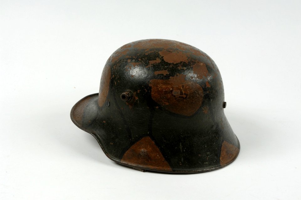 Duitse helm, item 2