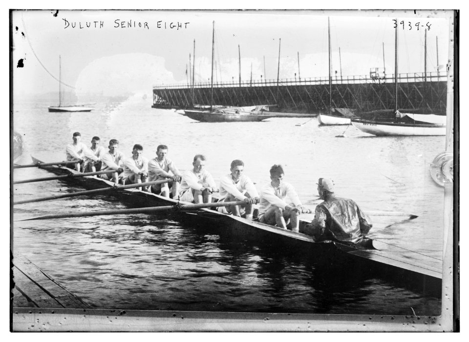 Duluth Senior Eight LCCN2014702377