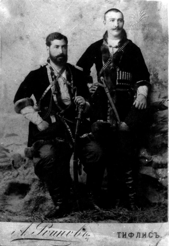Dumbadze brothers, A. Roinashvili