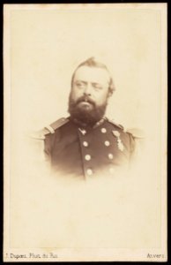 Dupont, Joseph - carte de visite, Gevignetteerd portret van een man in militair uniform