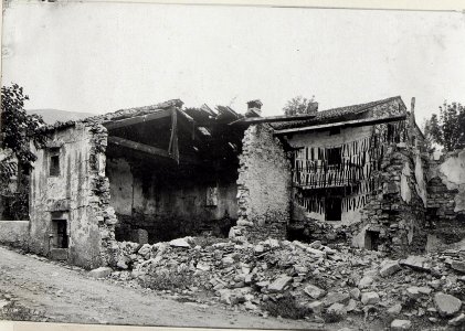 Durch feindl.Granaten zerst.Haus im Wippachtal.31.8.17. (BildID 15602851)
