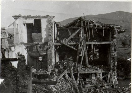 Durch 28 cm Granate zerst.Haus bei Biglia. (BildID 15602494)