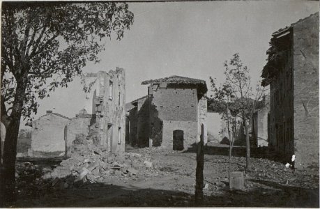 Durch feindl. Granaten zerst.Häuser a.d.Isonzofront.6.9.17. (BildID 15603322)