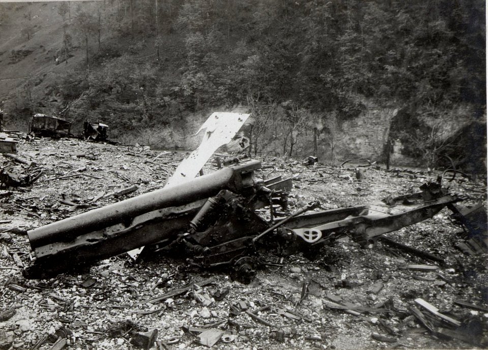 Durch Munition Explosion zerst.Geschütz, Isonzofront.15.9.17. (BildID 15604843)