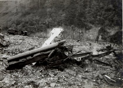 Durch Munition Explosion zerst.Geschütz, Isonzofront.15.9.17. (BildID 15604843)