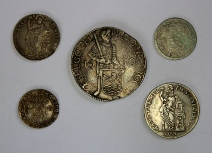 Dutch 17 18 C coins obv
