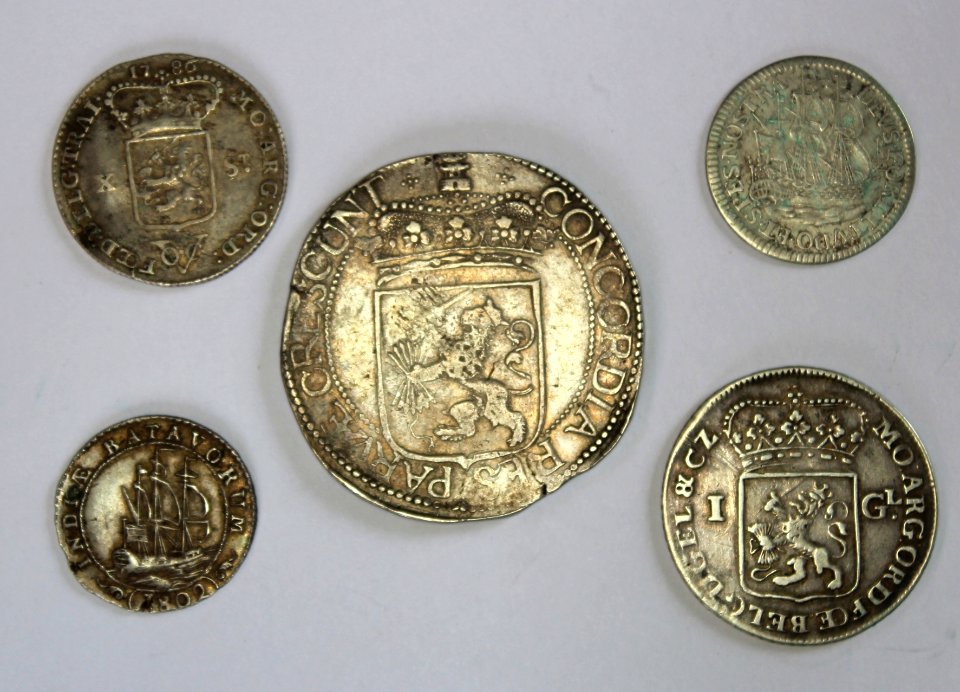 Dutch 17 18 C coins rev