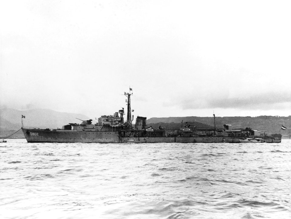 Dutch destroyer Hr.Ms. Evertsen (D802) at Yokosuka on 11 January 1951 (80-G-708163)