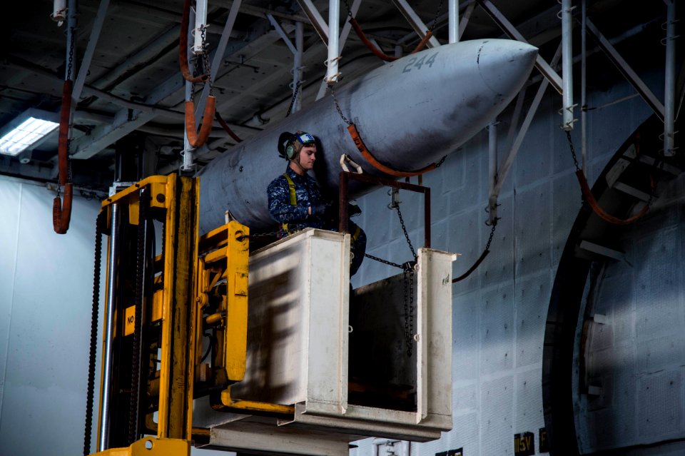 Dwight D. Eisenhower deployment 161220-N-QI061-035