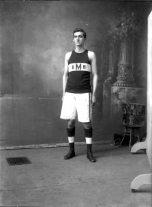 Dwight Britton in basketball uniform 1907 (3194481940) photo