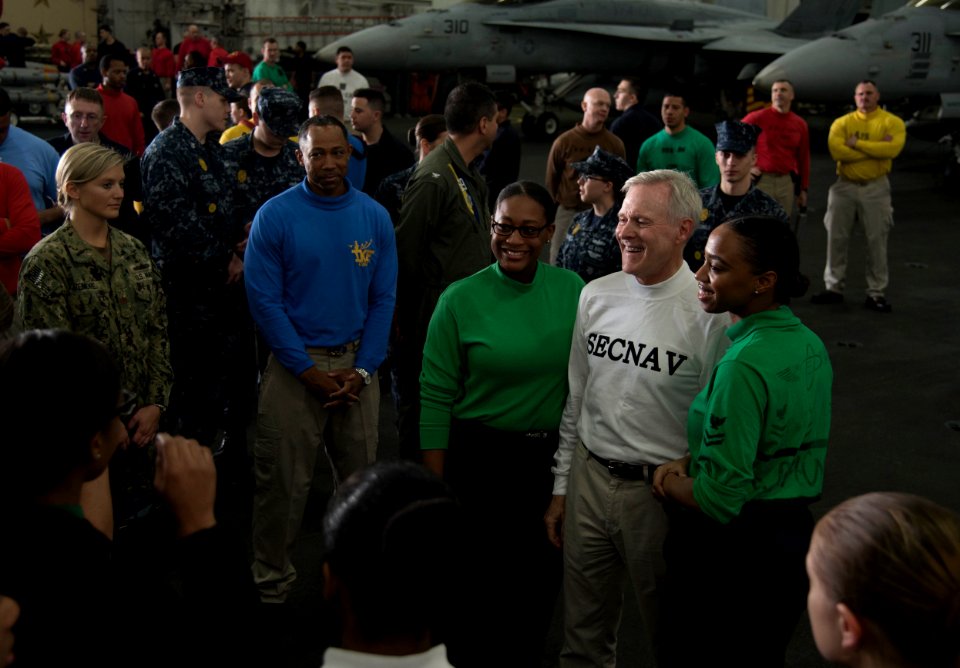 Dwight D. Eisenhower deployment 161124-N-KK394-328