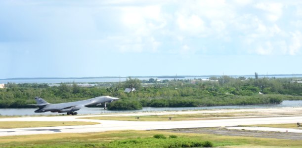 Dyess Bombers aide in SOUTHCOM drug interdiction 160823-N-SX614-100