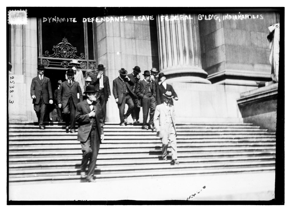 Dynamite defendants leave Federal Bldg. Indianapolis LCCN2014691949
