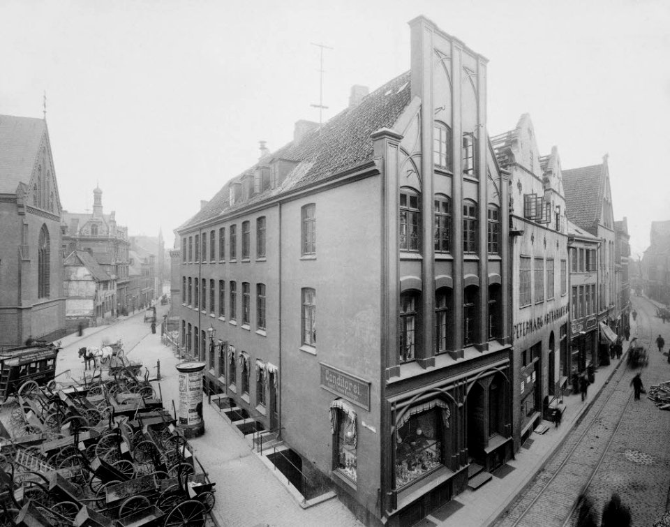 Dänische Straße, Ecke Falckstraße (Kiel 44.600)