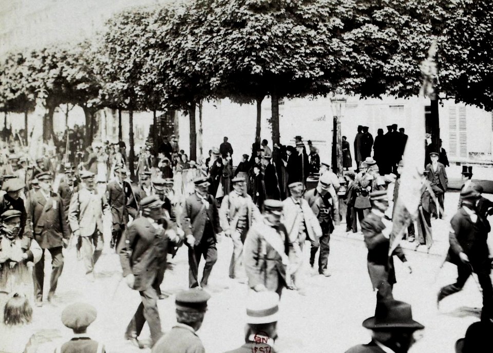 Défilé de compagnie d'archers pour l'ouverture du concours de tir à l'arc des JO 1900 - p.45